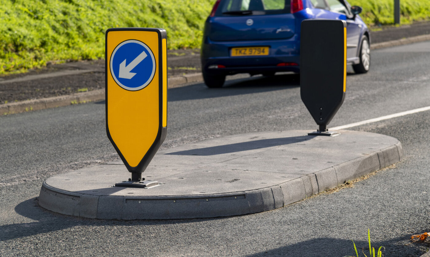 Chicane sur l'îlot de circulation de Pole Lane